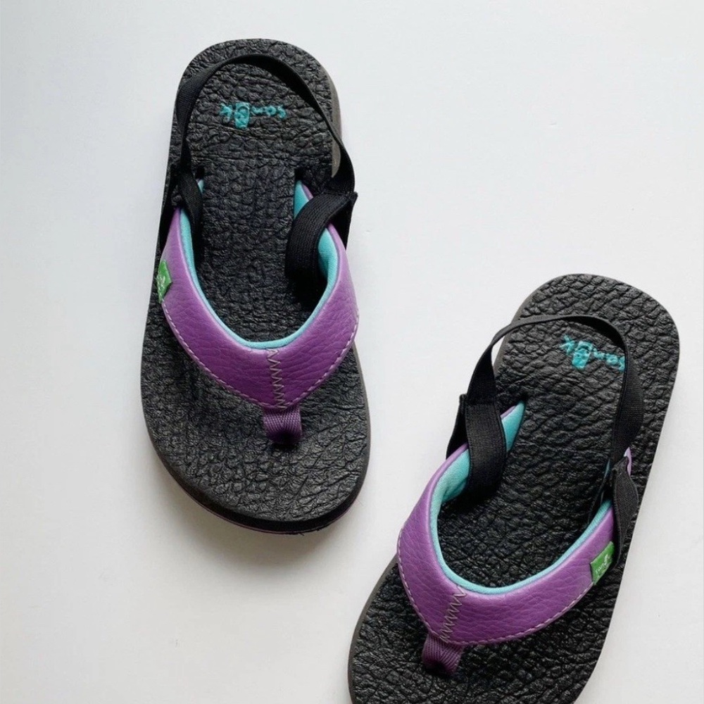 Sanuk Black and Purple Flip Flops